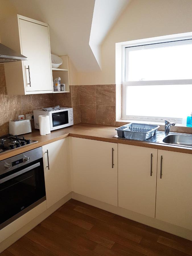 Ybc Court, Aldershot Apartment Bagian luar foto